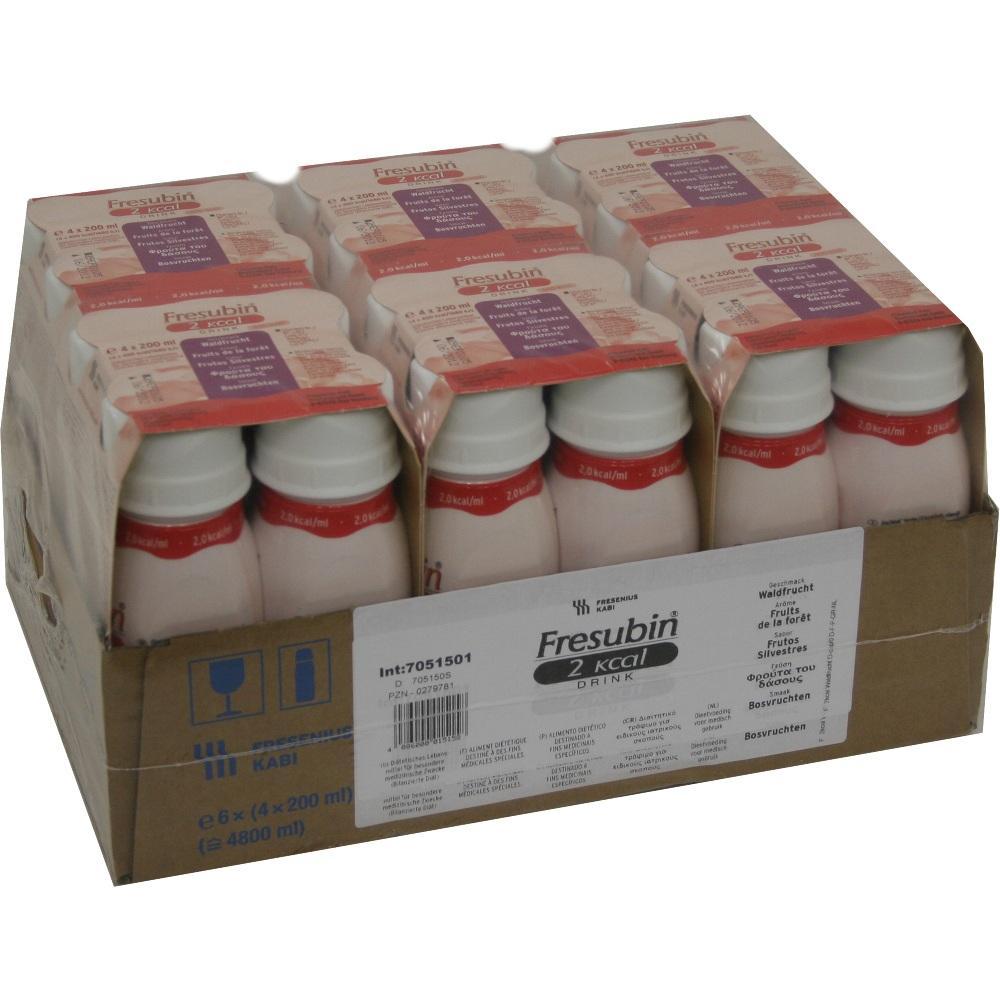 Ein Karton mit Getr&auml;nkeflaschen von Fresubin, Geschmacksrichtung Waldfrucht.