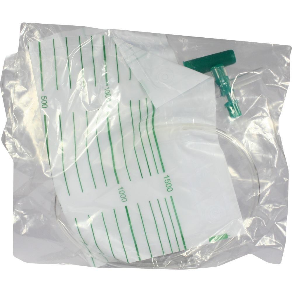 Ein leerer Urinbeutel mit grünem Ventil liegt in einer durchsichtigen Verpackung.
