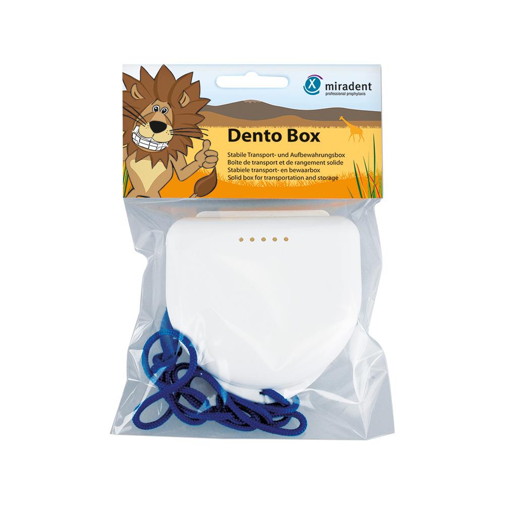 Eine weiße Kunststoffbox mit einem blauen Band in einer Verpackung.