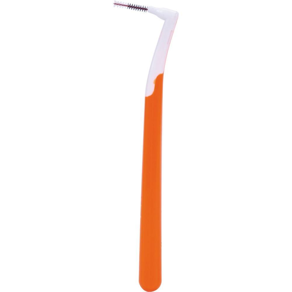 Eine orange Interdentalb&uuml;rste mit kleinem, gebogenem B&uuml;rstenkopf.