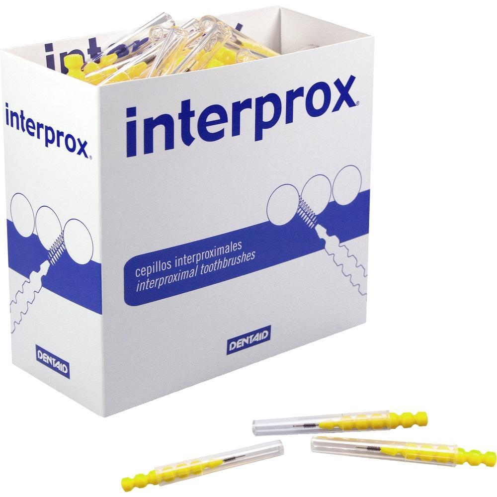 Eine Box mit gelben Interdentalb&uuml;rsten und drei B&uuml;rsten liegen daneben.