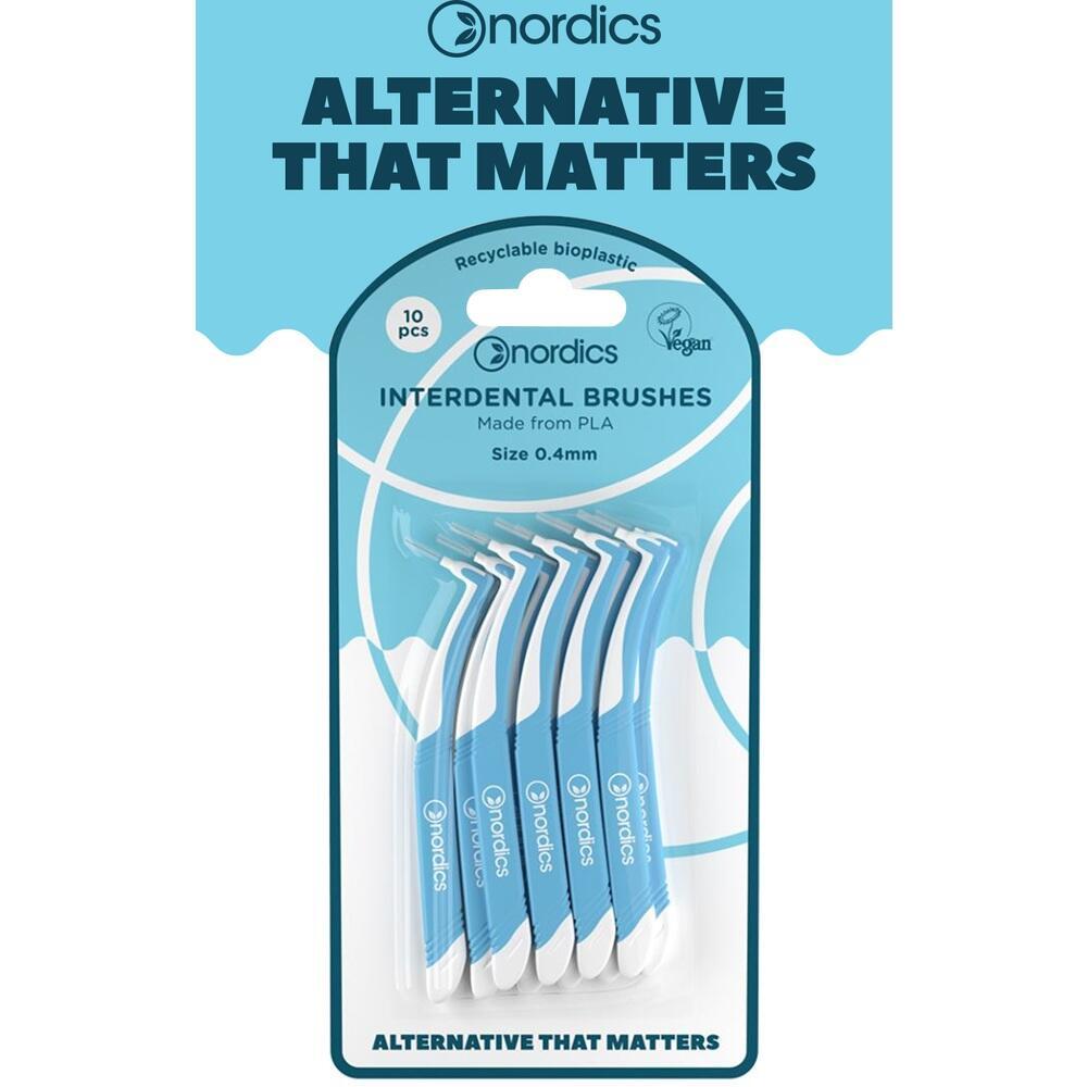 Packung mit zehn blauen Interdentalbürsten aus recycelbarem Bioplastik.