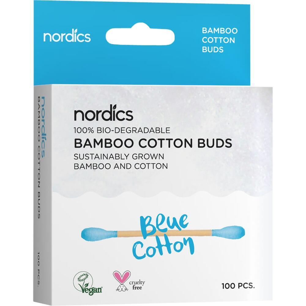 Eine Packung mit blauen Wattest&auml;bchen aus Bambus und Baumwolle.