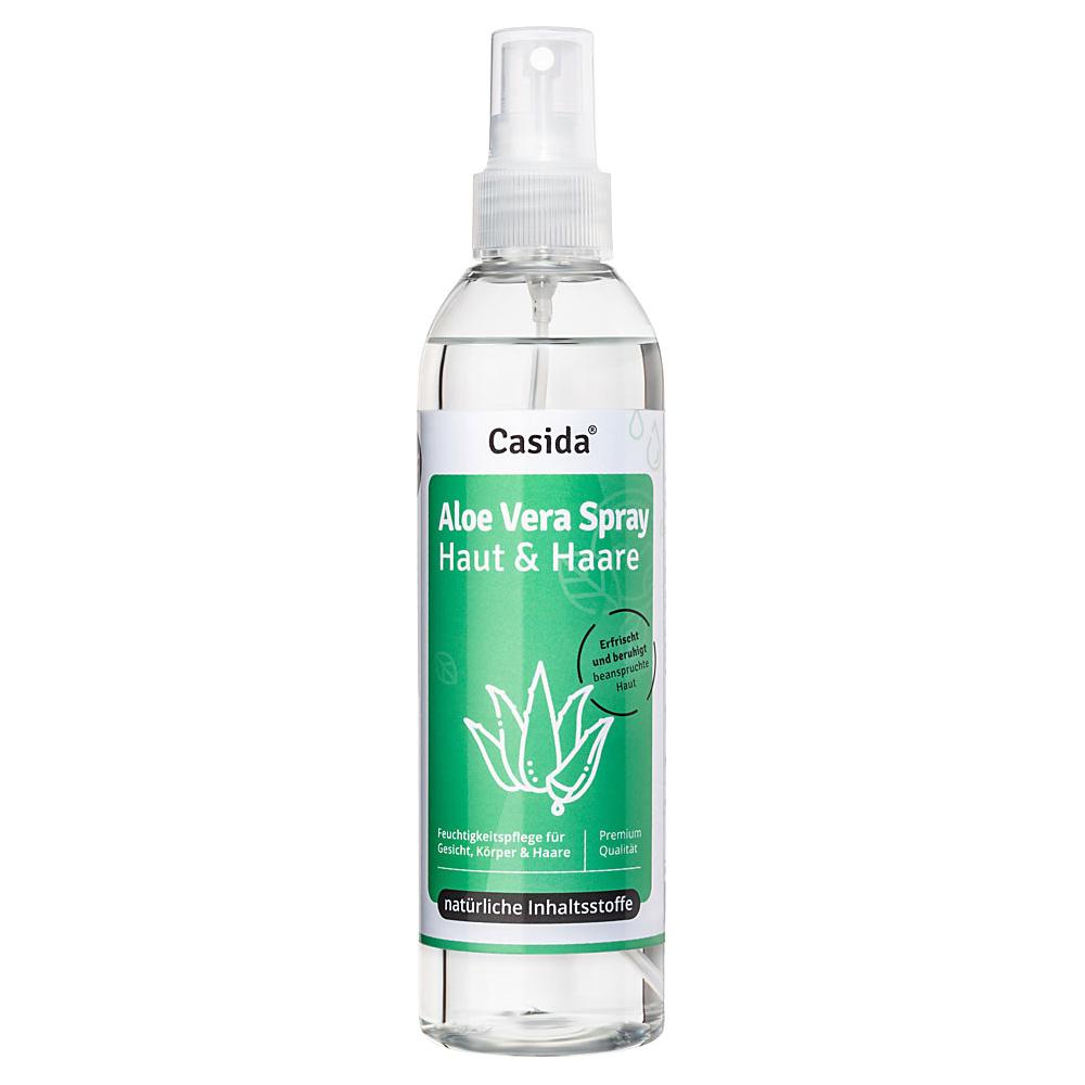 Eine Spr&uuml;hflasche mit Aloe Vera Spray f&uuml;r Haut und Haare.